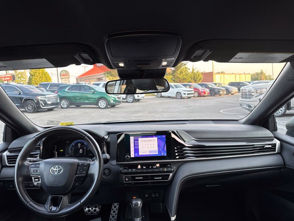 Used 2025 Toyota Camry SE FWD image 18