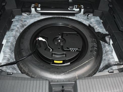 Used 2023 Nissan Rogue SV image 30