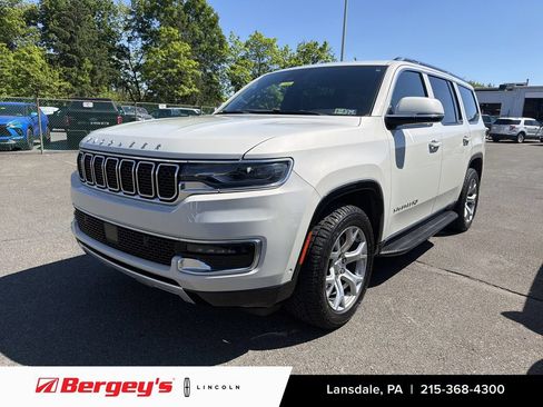 Used 2022 Jeep Wagoneer Series II AWD/4WD image 1