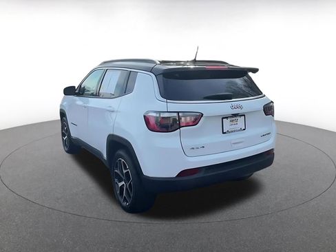 Used 2025 Jeep Compass Limited image 11