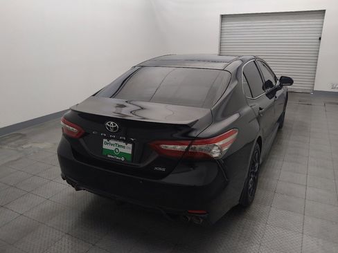 Used 2018 Toyota Camry XSE FWD image 7
