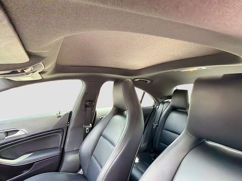 Used 2018 Mercedes-Benz CLA 250 image 25