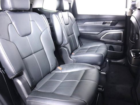 Used 2024 Kia Telluride EX w/ EX Captain's Chair Package FWD image 41