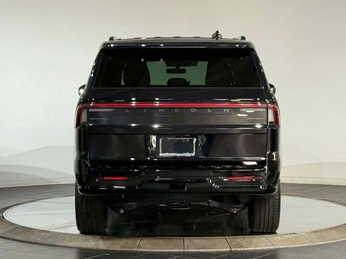 New 2026 Lincoln Navigator Reserve w/ Jet Appearance Package AWD/4WD image 7