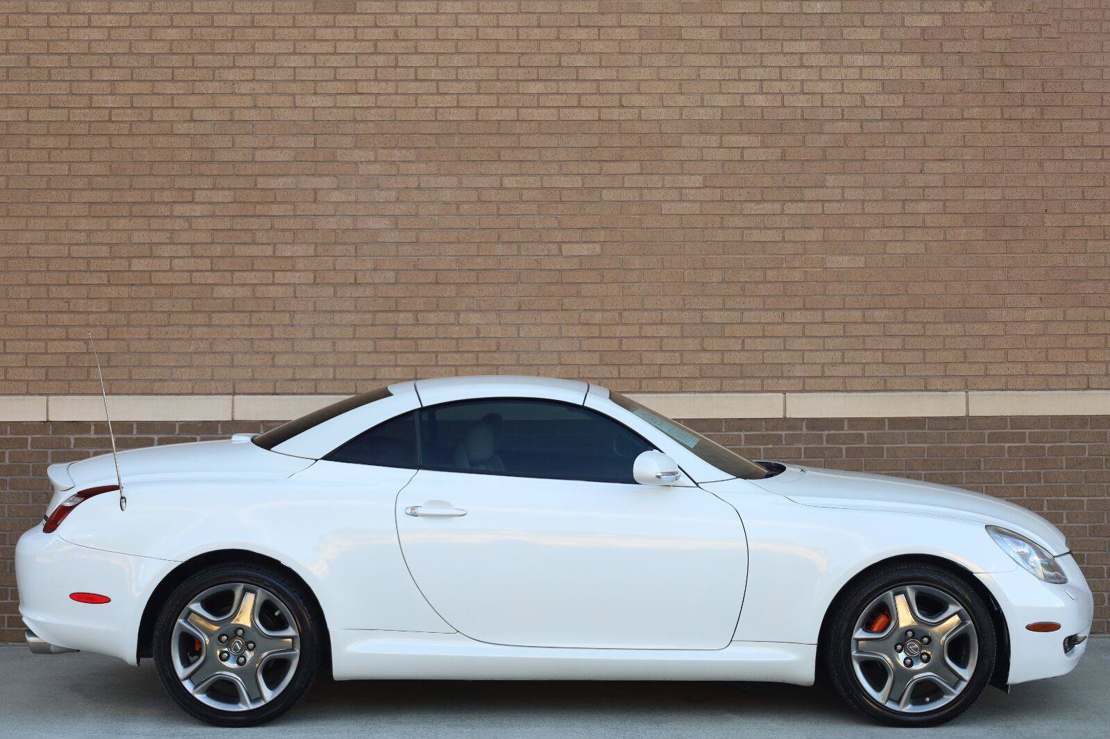 Used 2007 Lexus SC 430 Convertible w/ Preferred Accessory Pkg RWD image 3