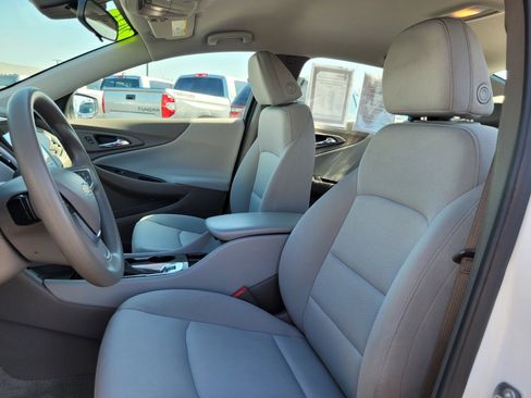 Used 2023 Chevrolet Malibu LS FWD image 11