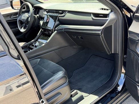 Certified 2023 Jeep Grand Cherokee Altitude AWD/4WD image 23