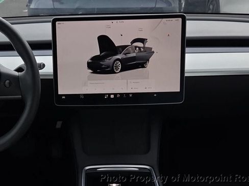 Used 2023 Tesla Model 3 Standard Range RWD image 3