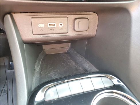 Used 2020 Buick Encore GX Select image 28