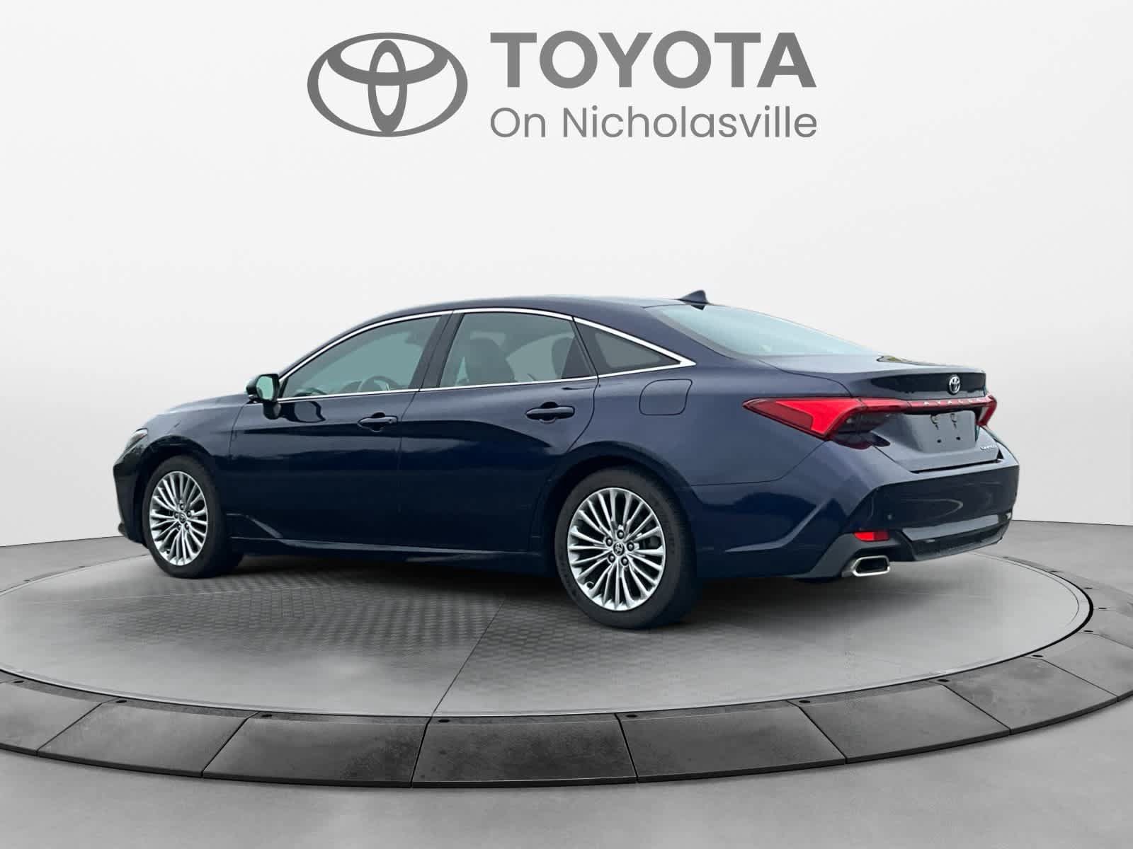 Used 2021 Toyota Avalon Limited w/ Advanced Safety Package FWD image 3