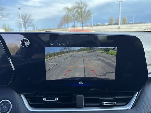 Used 2025 Chevrolet Equinox LT FWD image 15