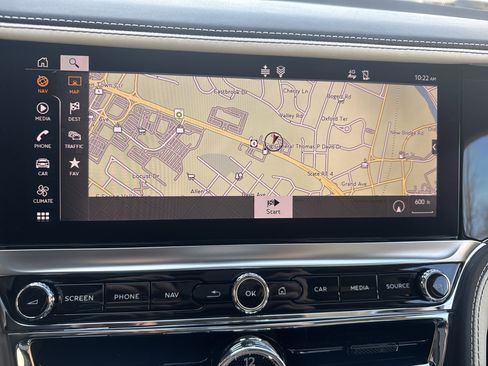 Used 2023 Bentley Flying Spur V8 image 23