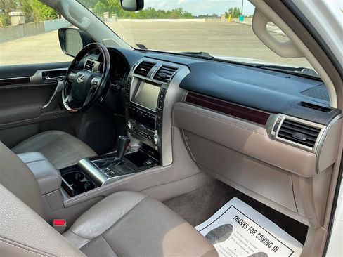 Used 2016 Lexus GX 460 w/ Premium Package AWD/4WD image 35
