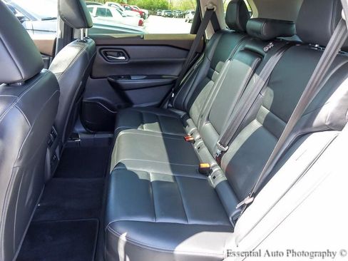 Used 2023 Nissan Rogue SL w/ SL Premium Package image 11