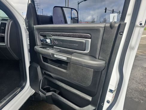 Used 2018 RAM 1500 Limited image 34