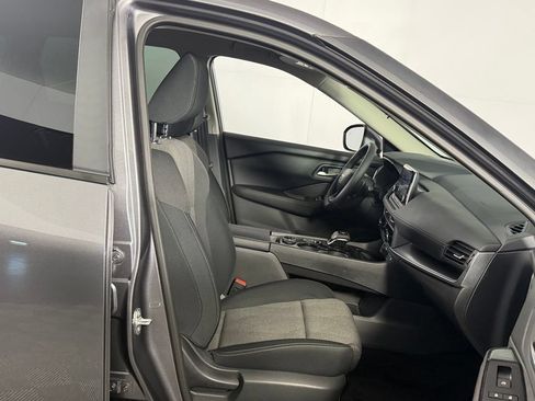 Used 2026 Nissan Rogue SV AWD/4WD image 29