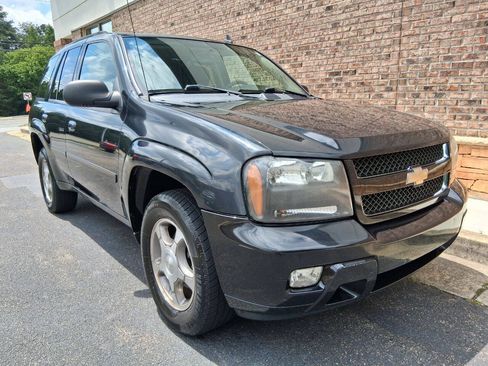 Used 2008 Chevrolet TrailBlazer LT w/ Sun And Sound Package RWD image 7