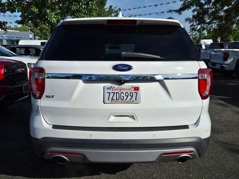 Used 2017 Ford Explorer XLT FWD image 5