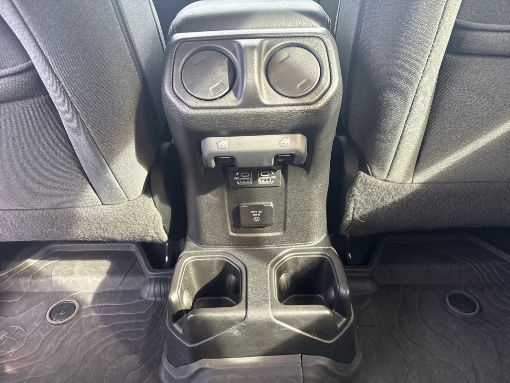 Used 2024 Jeep Wrangler Unlimited Sahara AWD/4WD image 12
