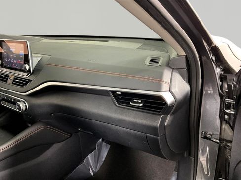 Certified 2022 Nissan Altima 2.5 SR FWD image 26
