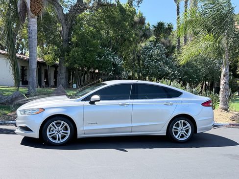 Used 2018 Ford Fusion S FWD image 2