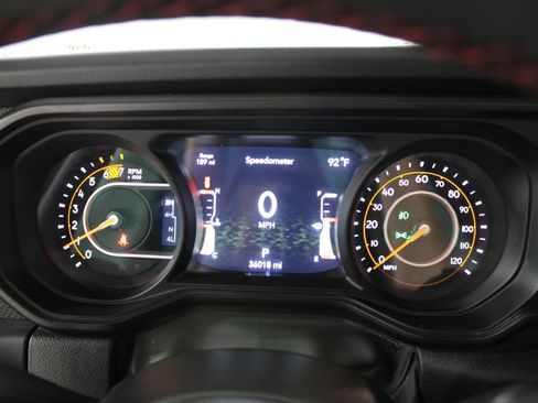 Used 2025 Jeep Wrangler Unlimited Rubicon AWD/4WD image 40