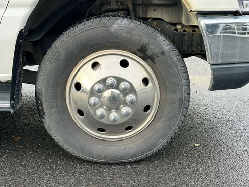 Used 2011 Ford E-450 and Econoline 450 Super Duty w/ Motorhome Prep Pkg image 9