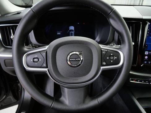 Used 2025 Volvo XC60 B5 Core AWD/4WD image 23
