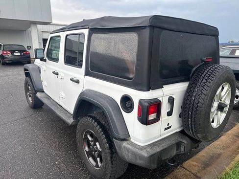 Used 2018 Jeep Wrangler Unlimited Sport S AWD/4WD image 6