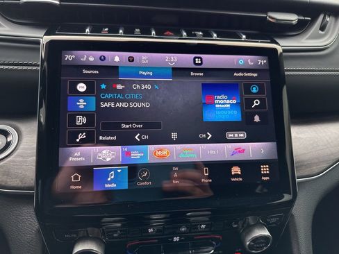 Used 2021 Jeep Grand Cherokee L Overland w/ Luxury Tech Group IV image 29