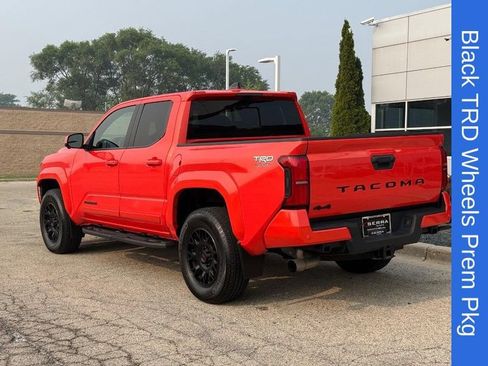 Used 2024 Toyota Tacoma TRD Sport w/ TRD Sport Premium Package AWD/4WD image 5