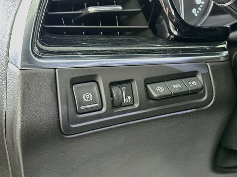 Used 2020 Cadillac XT5 Premium Luxury AWD/4WD image 10