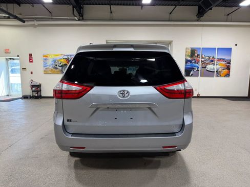 Used 2015 Toyota Sienna LE image 11