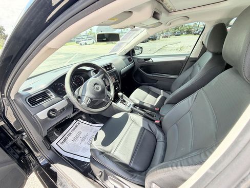 Used 2013 Volkswagen Jetta SE FWD image 13