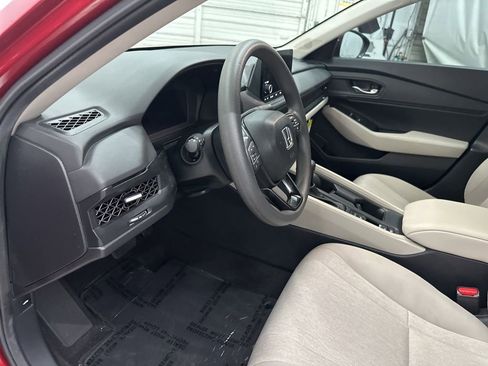 Used 2024 Honda Accord EX image 9