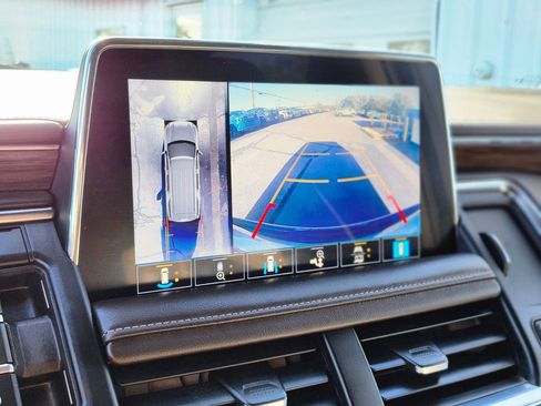 Used 2021 Chevrolet Suburban Z71 w/ Z71 Off-Road Package image 20