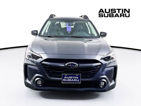 Used 2025 Subaru Outback Premium image 3