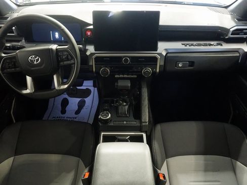 Certified 2025 Toyota Tacoma TRD Off-Road image 26