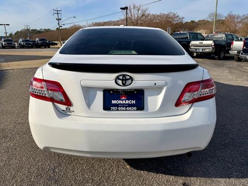 Used 2011 Toyota Camry LE image 4
