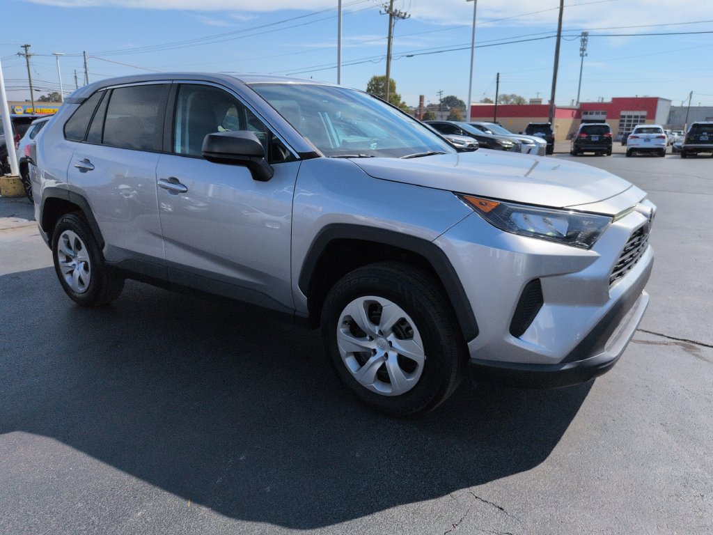 Used 2022 Toyota RAV4 LE FWD image 7