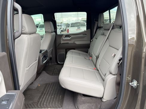 Used 2023 Chevrolet Silverado 1500 LTZ w/ Technology Package AWD/4WD image 8