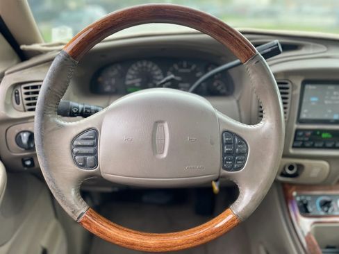 Used 2001 Lincoln Navigator 4WD image 13