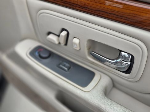 Used 1997 Cadillac De Ville D'Elegance w/ Safety/Security Pkg image 13