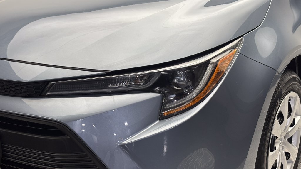Used 2024 Toyota Corolla LE FWD image 3