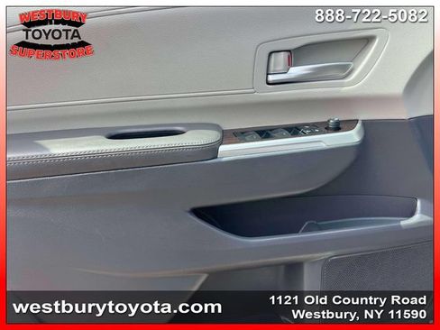Used 2024 Toyota Sienna XLE FWD image 20