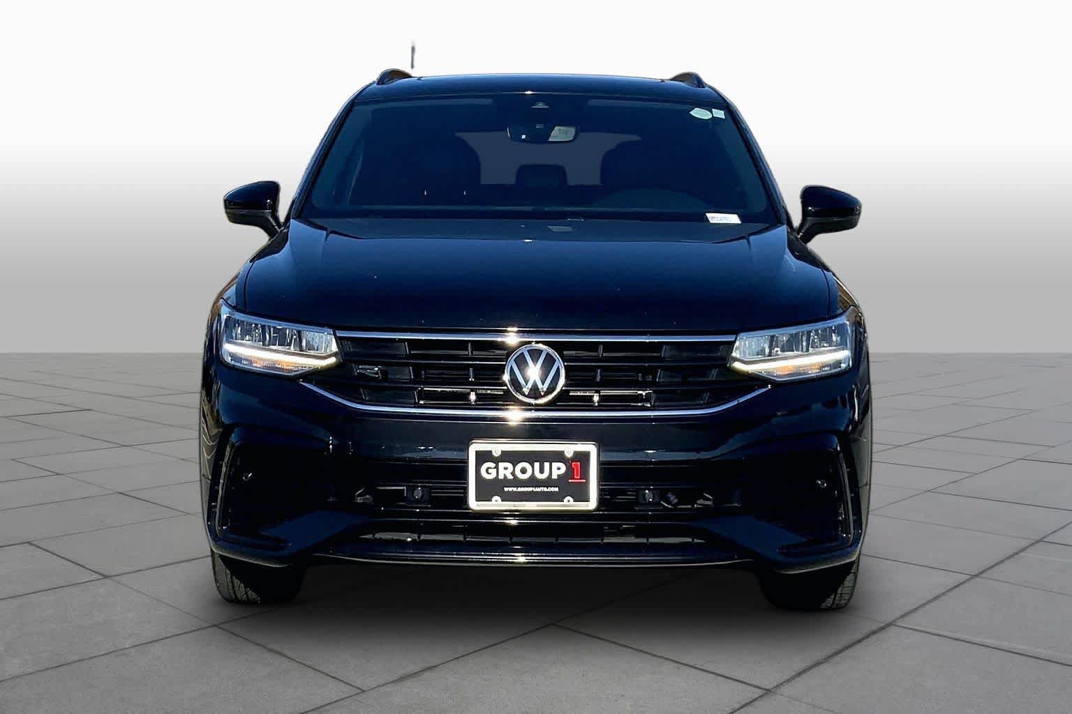 Used 2022 Volkswagen Tiguan SE R-Line AWD/4WD image 4