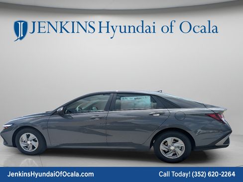 New 2026 Hyundai Elantra SE FWD image 7