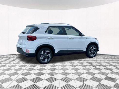 Certified 2025 Hyundai Venue SEL image 10