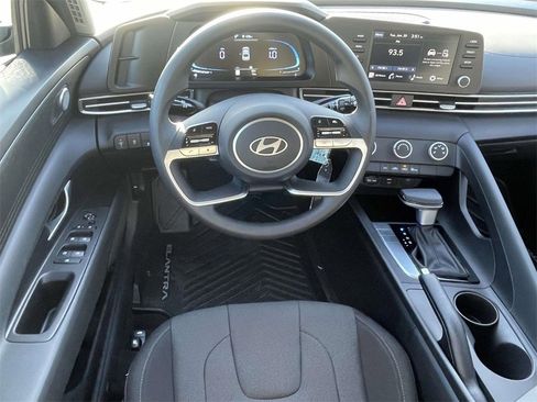 New 2026 Hyundai Elantra SE image 11