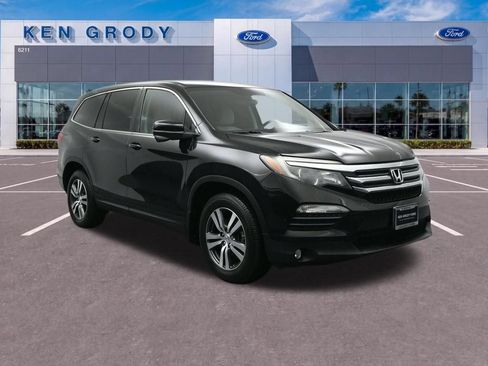 Used 2017 Honda Pilot EX image 1
